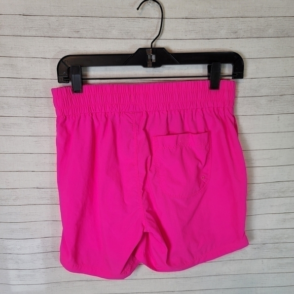 MOUNTAIN HARDWEAR NYLON TRACK SHORTS IN HOT PINK, SZ SMALL - Picture 6 of 15